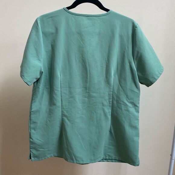 Figs Casma v-neck Jade green 3-pocket scrub top - Picture 2 of 6